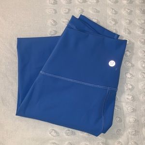 Lululemon wunder under leggings size 6, fits a small/medium. Never worn and new